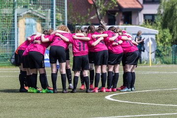 Bild 22 - B-Juniorinnen Pokalfinale SV Henstedt Ulzburg - SG Holstein Sued : 2:0